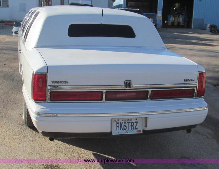 image for item F4692 1996 Lincoln Town Car Executive 120" stretch limo
