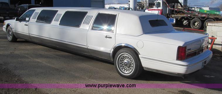 image for item F4692 1996 Lincoln Town Car Executive 120" stretch limo