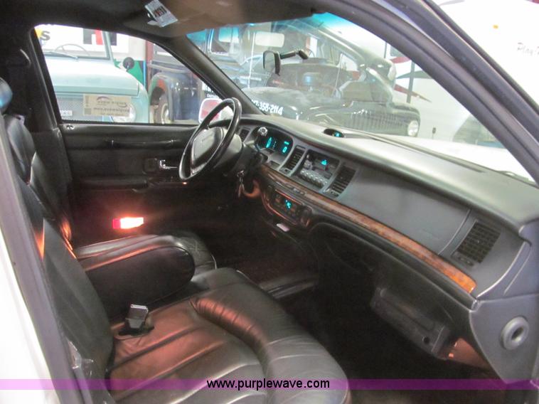 image for item F4692 1996 Lincoln Town Car Executive 120" stretch limo