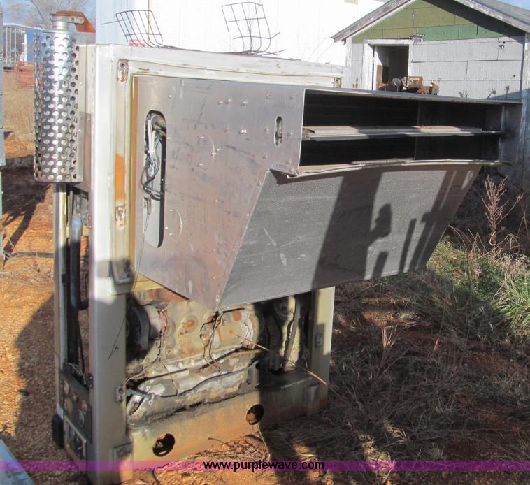 image for item F4693 (4) salvage reefer units