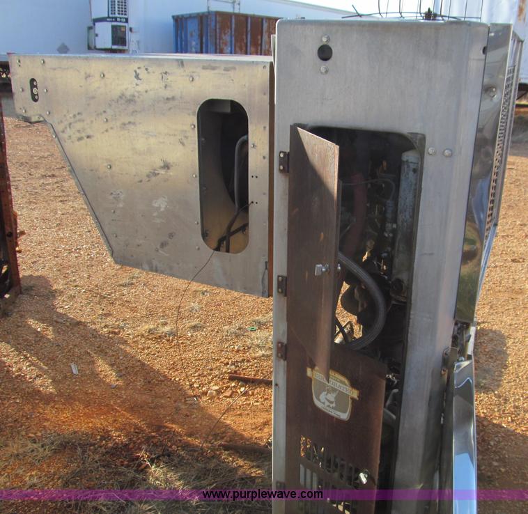 image for item F4693 (4) salvage reefer units