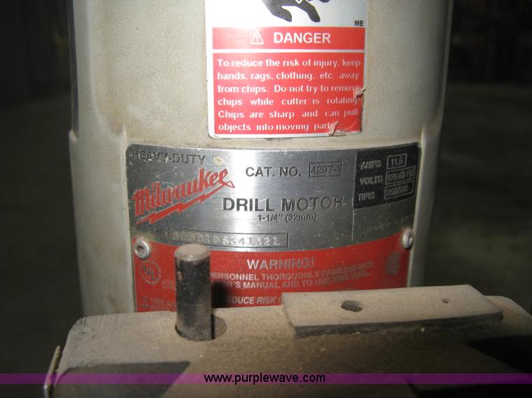 image for item M9187 Milwaukee heavy duty electromagnetic drill press