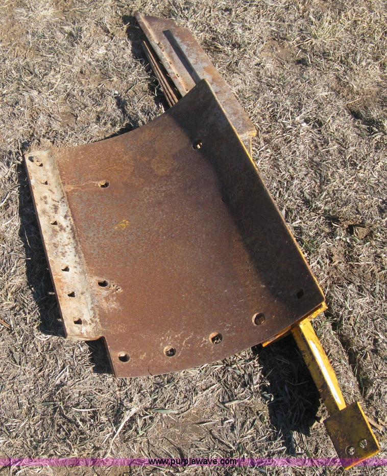 Caterpillar 2' moldboard extension in Lyons, KS Item M9195 sold