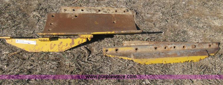 image for item M9195 Caterpillar 2' moldboard extension