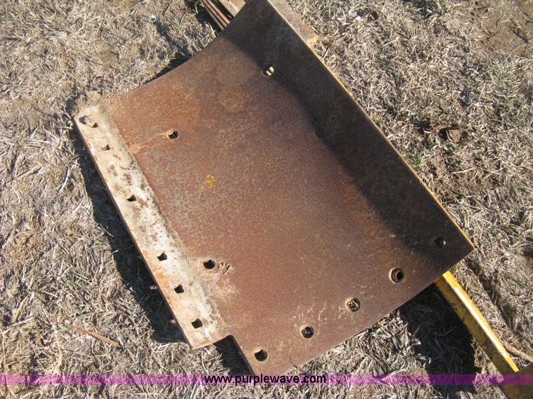 image for item M9195 Caterpillar 2' moldboard extension