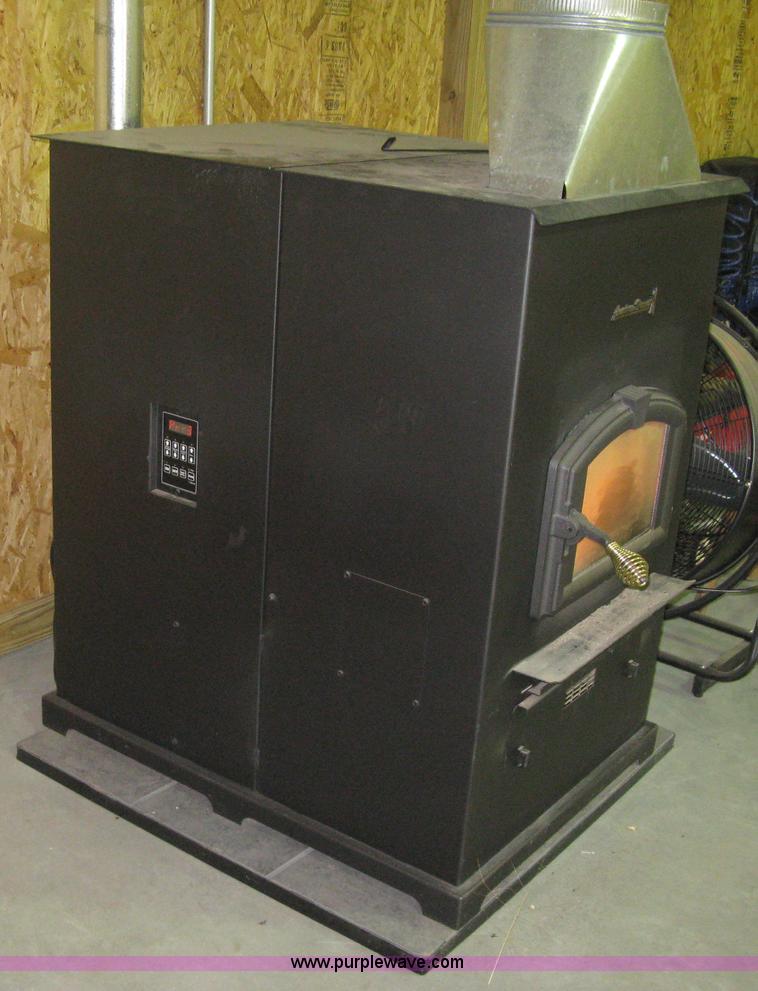 2008 American Harvest 6500 pellet furnace in Sylvia, KS Item M9201