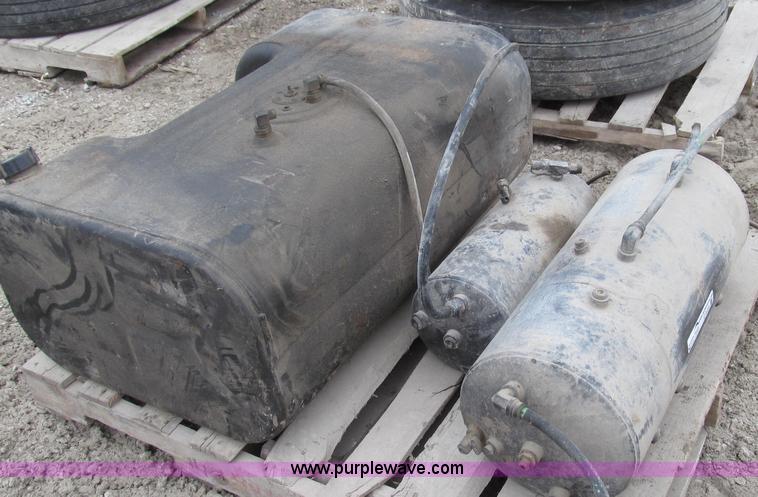 image for item O9154 International truck parts