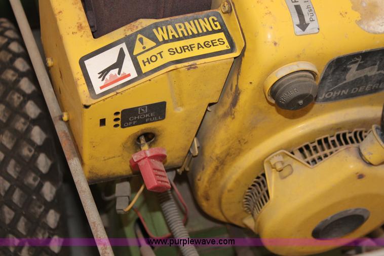 image for item V9104 John Deere 1032 snow blower