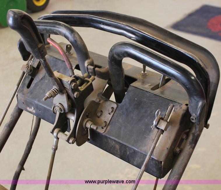 image for item V9106 Snapper Pro-Hydro SFA520 walk behind front deck mower