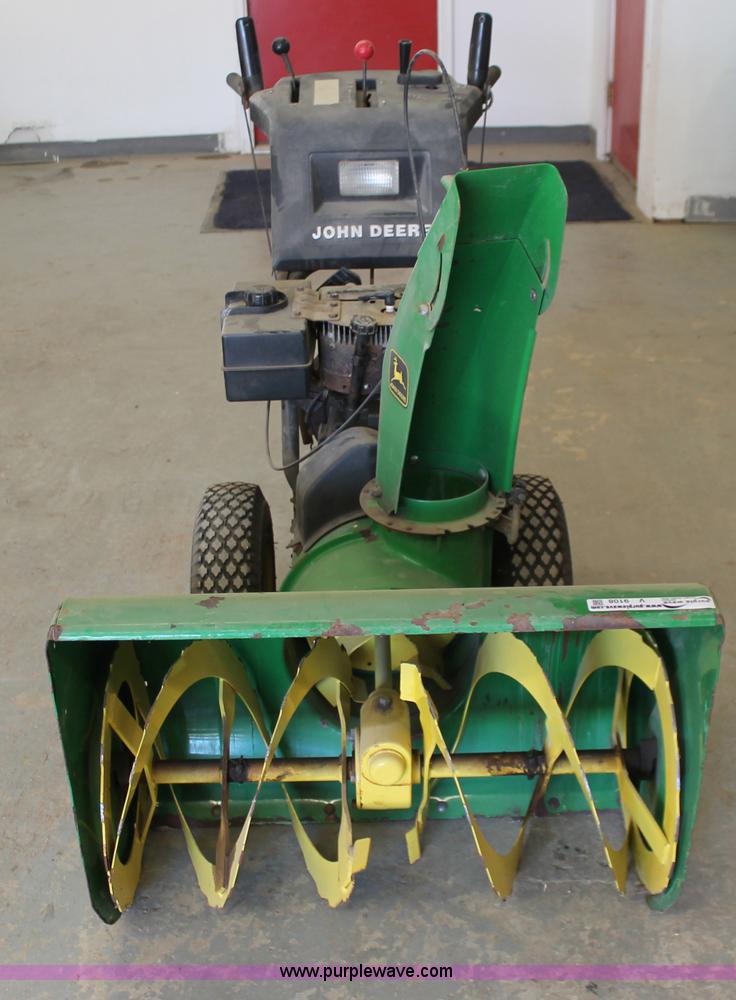 image for item V9108 John Deere TR532 snow blower