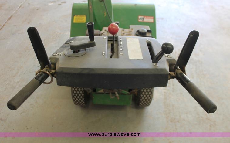 image for item V9108 John Deere TR532 snow blower