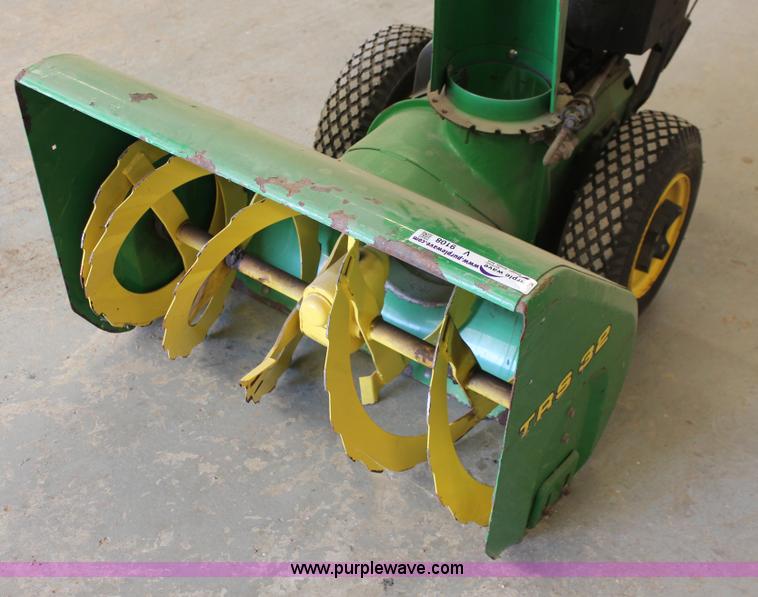 image for item V9108 John Deere TR532 snow blower