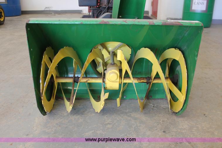 image for item V9108 John Deere TR532 snow blower