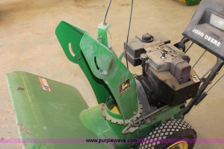 image for item V9108 John Deere TR532 snow blower