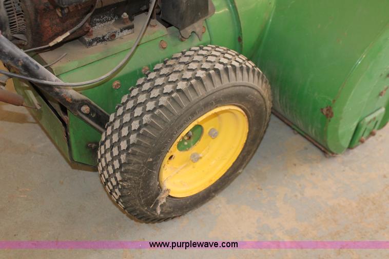 image for item V9108 John Deere TR532 snow blower