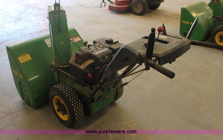 image for item V9109 John Deere TR532 snow blower