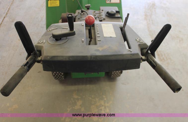 image for item V9109 John Deere TR532 snow blower