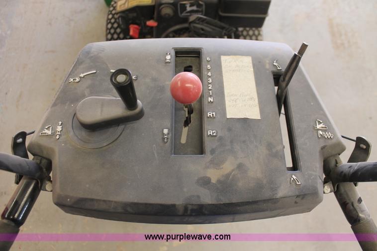 image for item V9109 John Deere TR532 snow blower