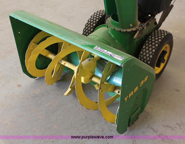 image for item V9109 John Deere TR532 snow blower