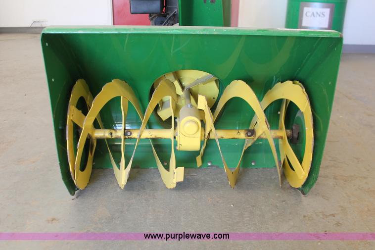 image for item V9109 John Deere TR532 snow blower