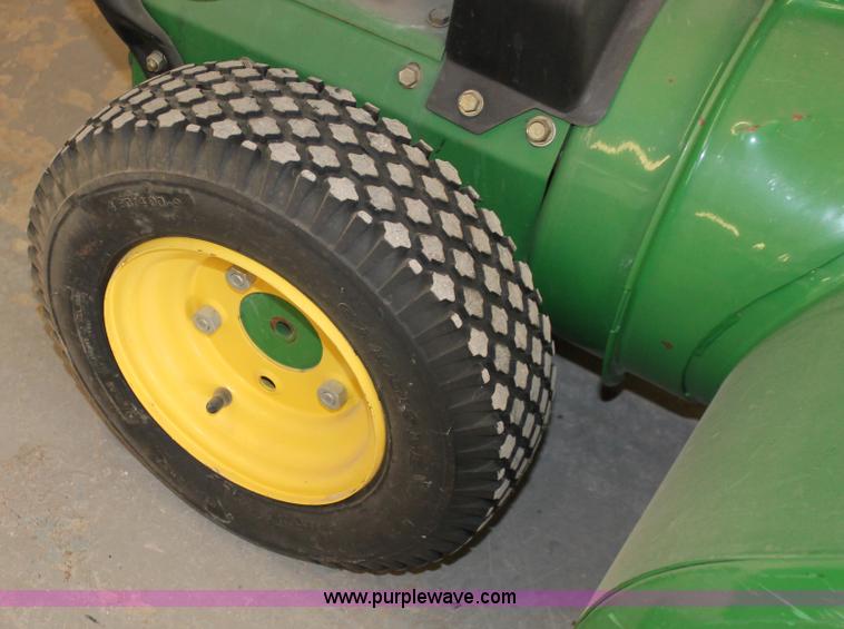 image for item V9109 John Deere TR532 snow blower