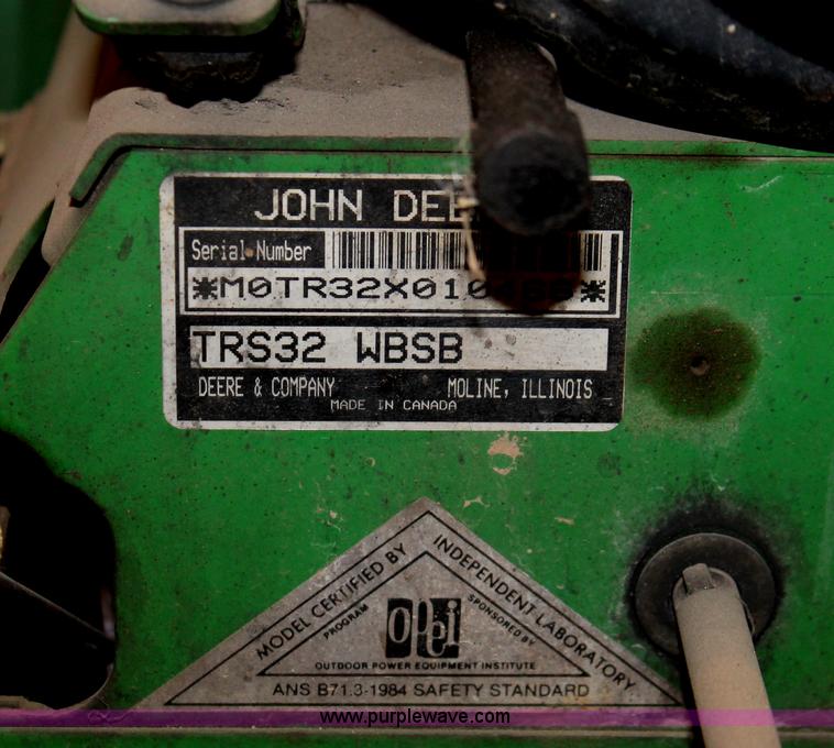image for item V9109 John Deere TR532 snow blower
