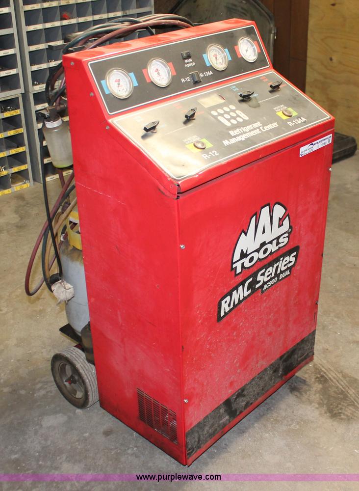 Mac Tools AC900 dual refrigerant management center in Junction City, KS ...