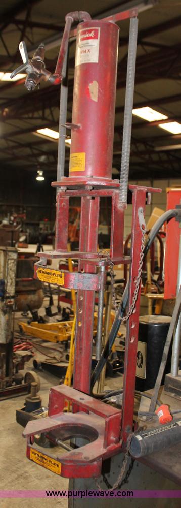 image for item V9175 Branick universal pneumatic Mac Pherson spring compressor