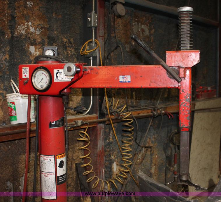 image for item V9205 Coats 5060E rim clamp tire machine