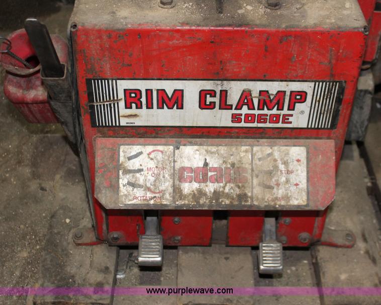 image for item V9205 Coats 5060E rim clamp tire machine
