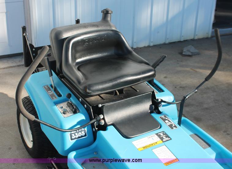 Dixon 3303 ZTR lawn mower in Abilene, KS Item V9210 sold Purple Wave