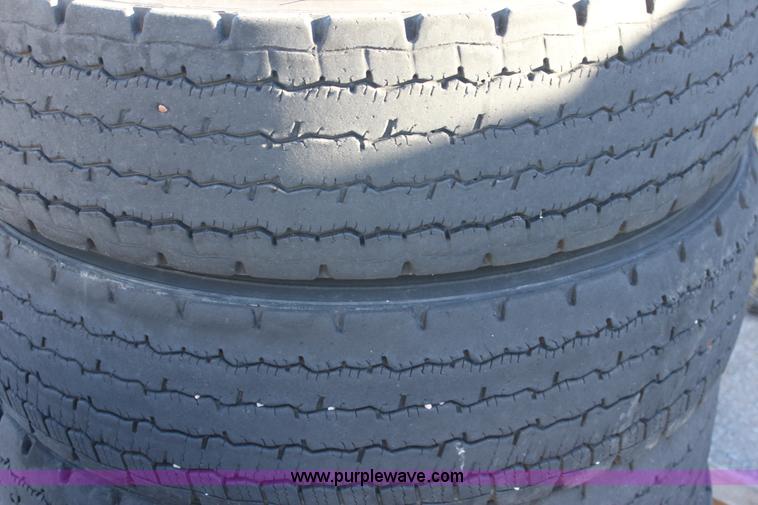 image for item V9438 (4) Michelin XDN2 11R22.5 tires