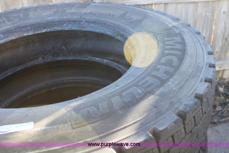 image for item V9439 (4) Michelin XDN2 11R22.5 tires