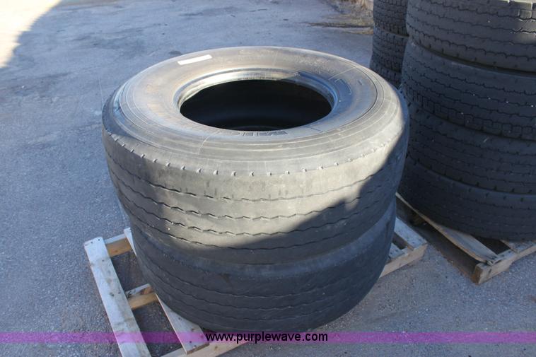 image for item V9440 (2) Michelin X 425/65R22.5 tires