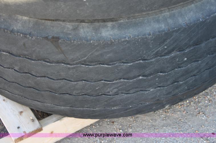 image for item V9440 (2) Michelin X 425/65R22.5 tires