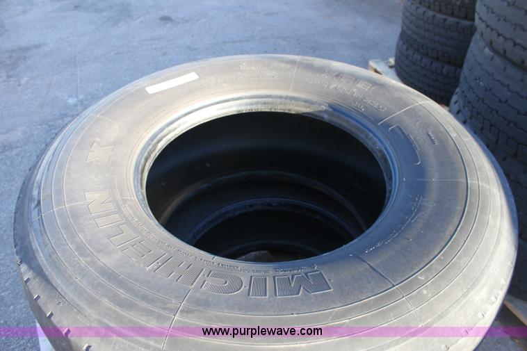 image for item V9440 (2) Michelin X 425/65R22.5 tires
