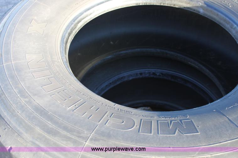 image for item V9440 (2) Michelin X 425/65R22.5 tires