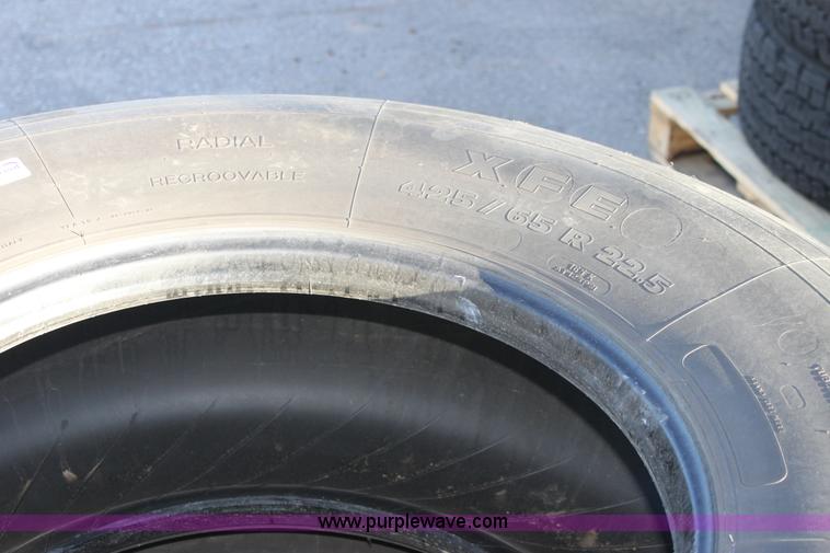 image for item V9440 (2) Michelin X 425/65R22.5 tires