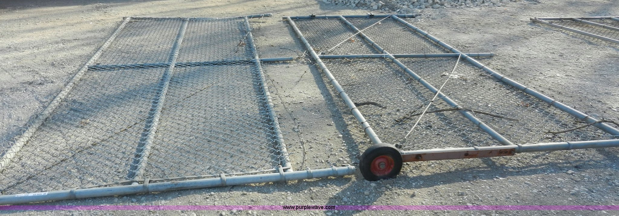 (2) gates in Topeka, KS Item AB9689 sold Purple Wave