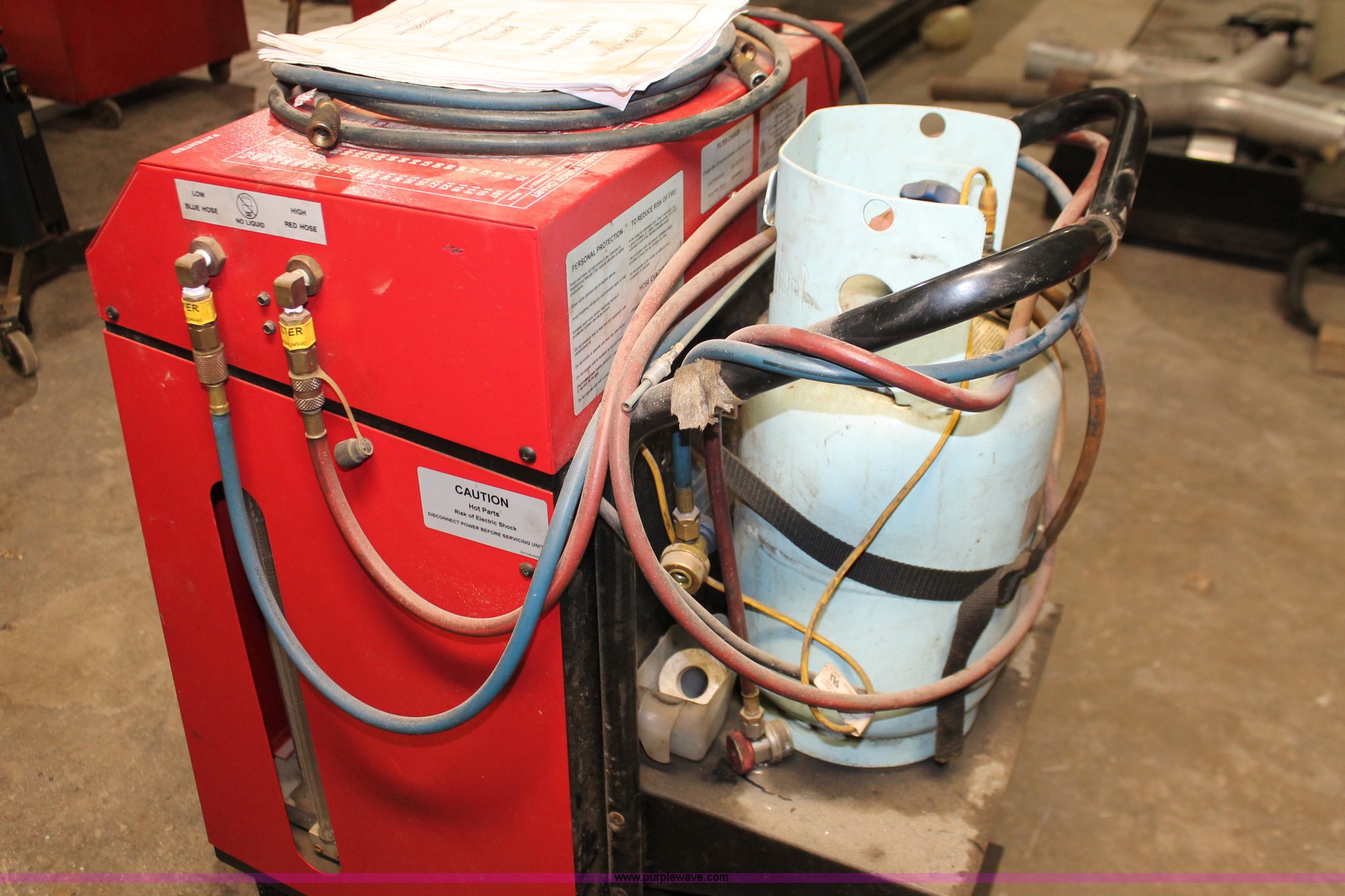 RT1 RRC770 A/C refrigerant handling system in Junction City, KS Item