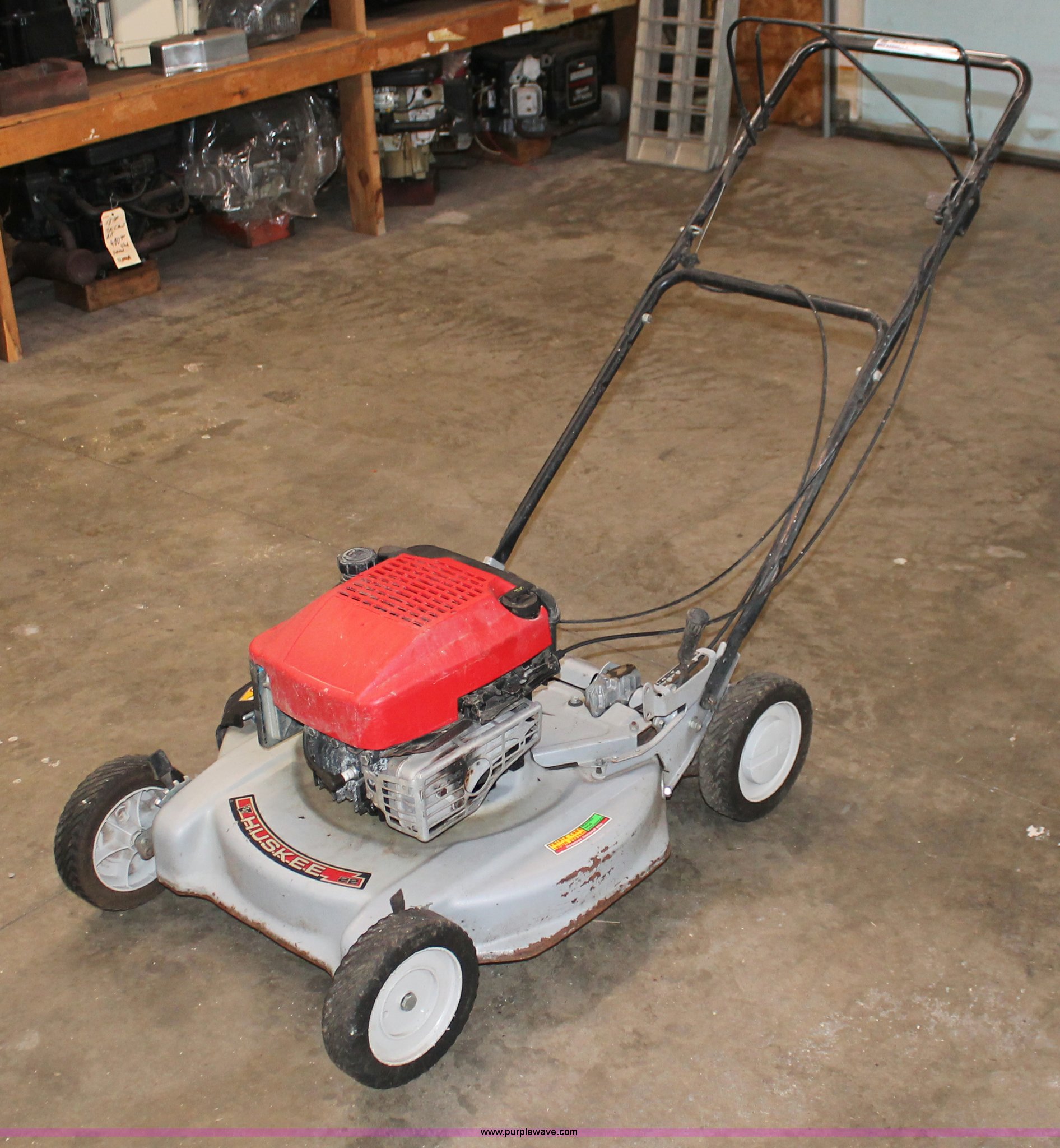 Huskee push lawn mower in Abilene, KS Item V9236 sold Purple Wave