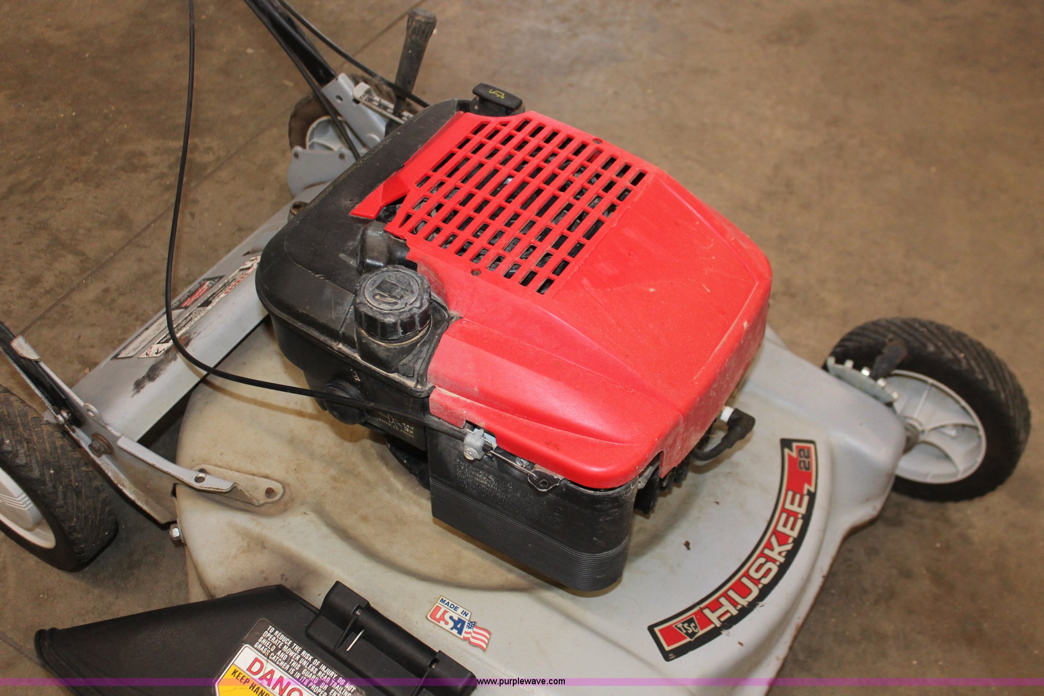 Huskee push lawn mower in Abilene, KS Item V9236 sold Purple Wave