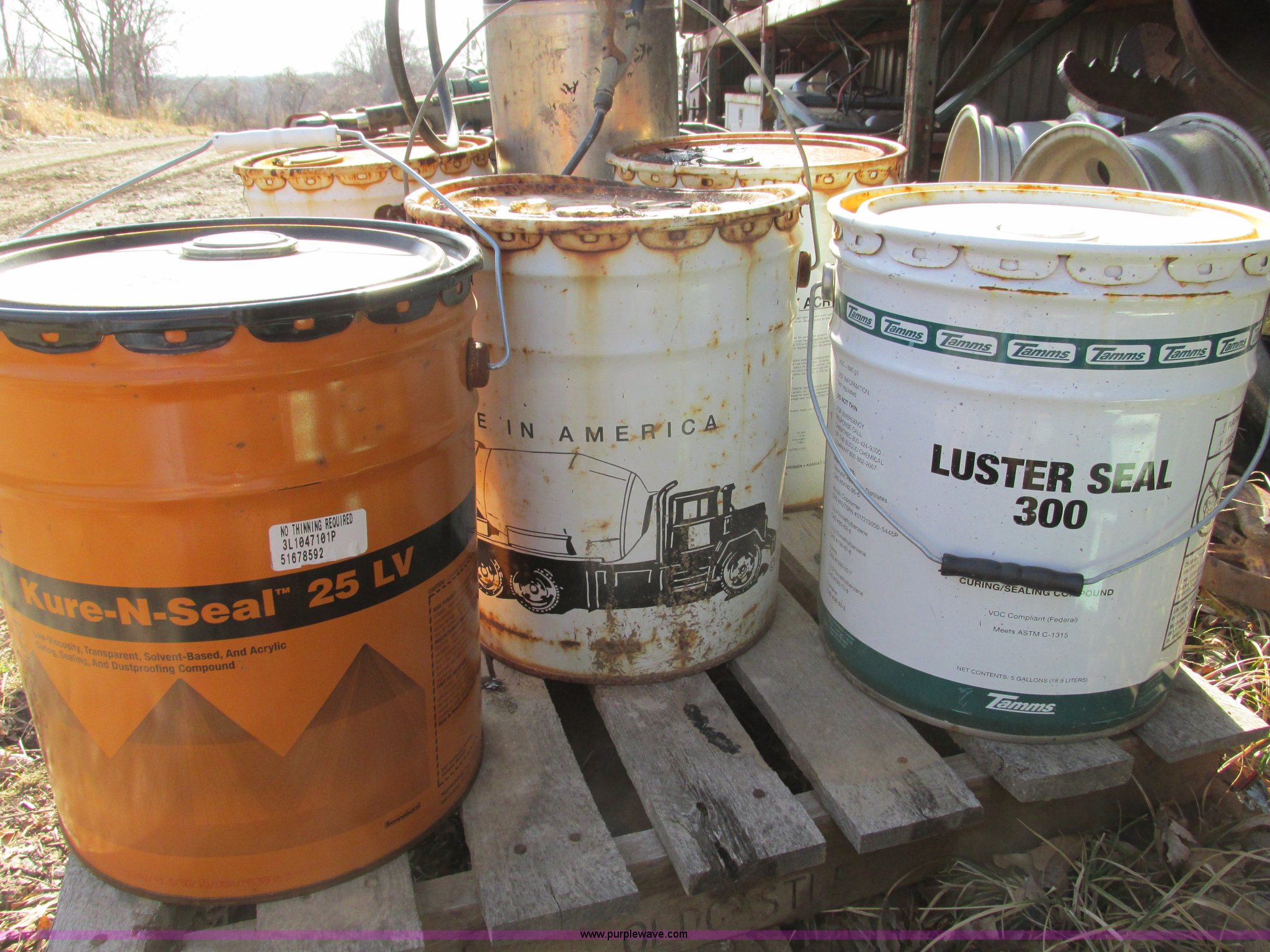 (5) five gallon buckets of concrete seal and cure in Sibley, MO Item