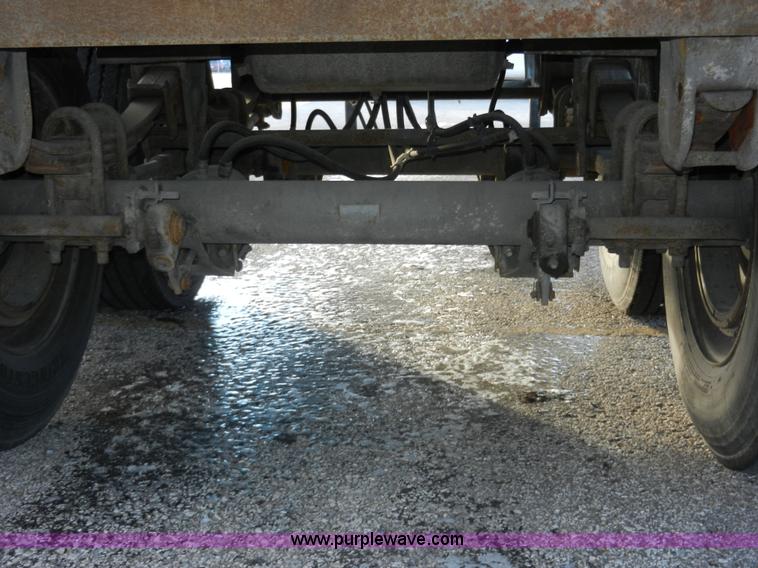 image for item A3902 1996 Wabash dry van trailer