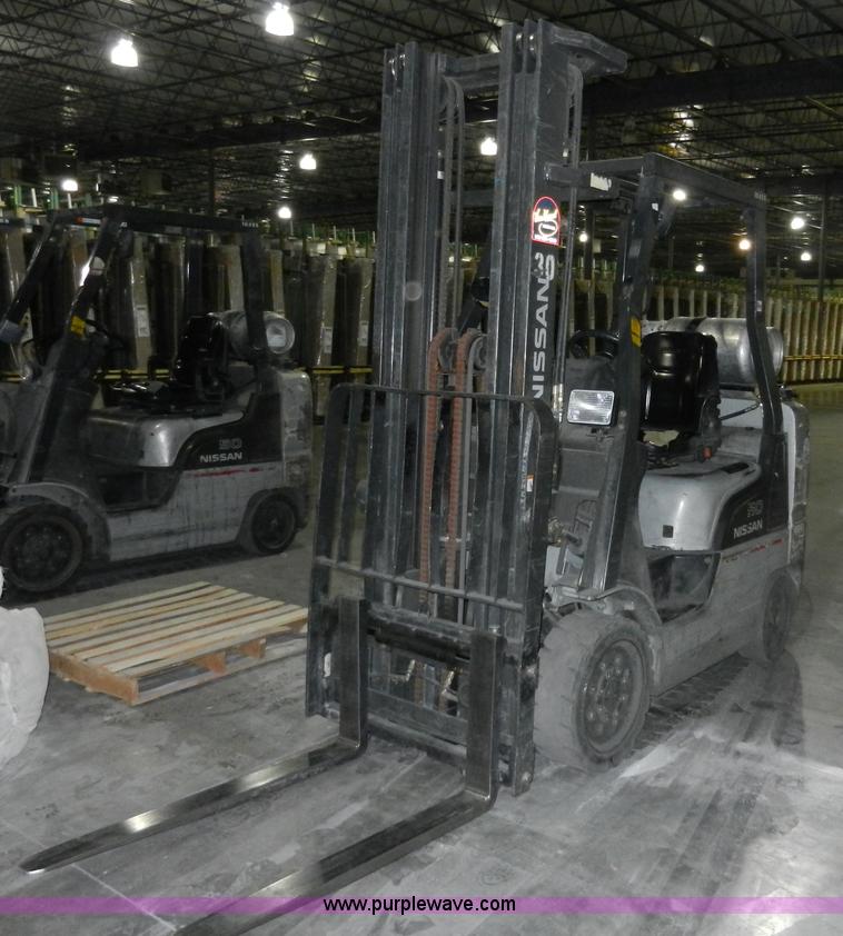 image for item AB9512 Nissan 50 forklift