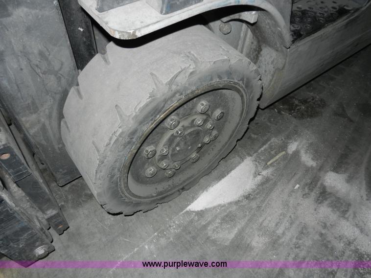 image for item AB9512 Nissan 50 forklift