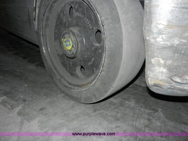 image for item AB9512 Nissan 50 forklift