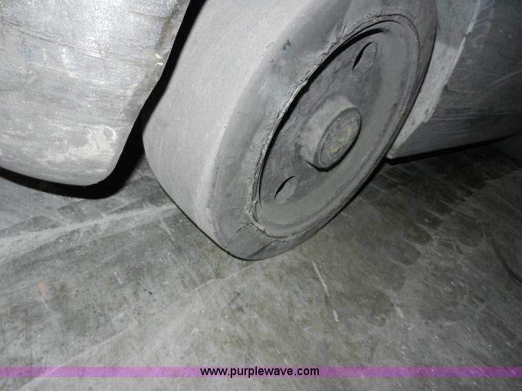 image for item AB9512 Nissan 50 forklift