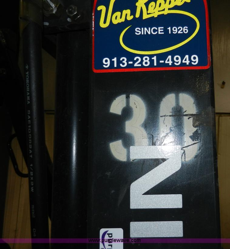 image for item AB9512 Nissan 50 forklift