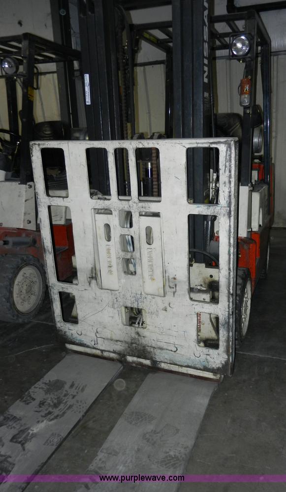 image for item AB9515 Nissan 50 Slip-Lift forklift